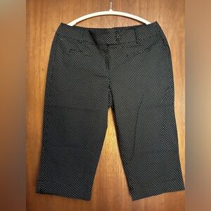 Black with tiny white polka dot Larry Levine capris.